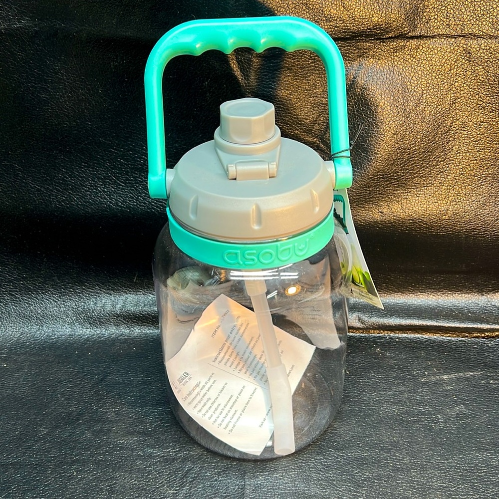 NEW ASOBU LARGE REUSABLE HYDRATION JUG WITH POPUP STRAW AND HANDLE - OUTDOOR USE
